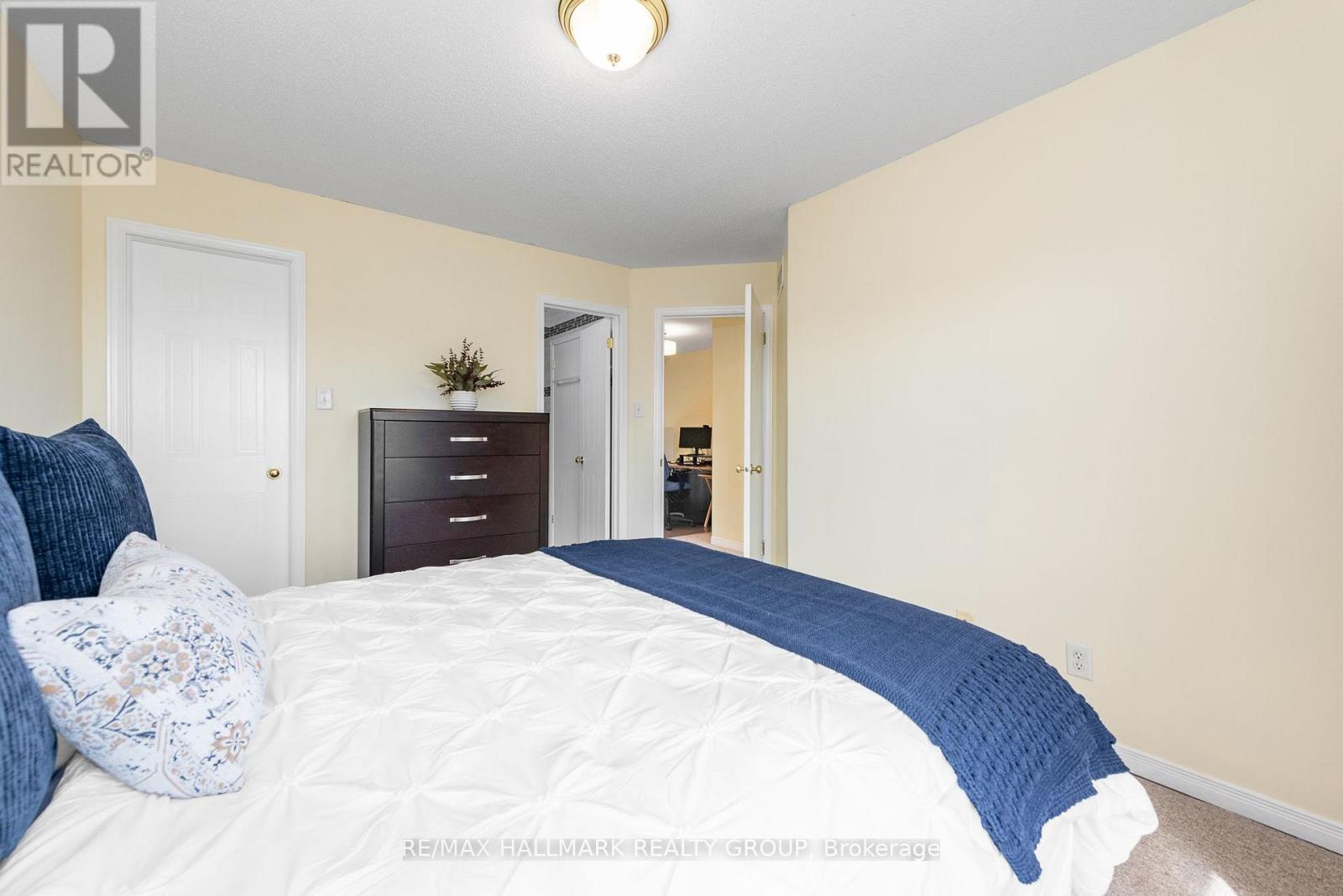 1715 Blohm Drive, Ottawa, ON
