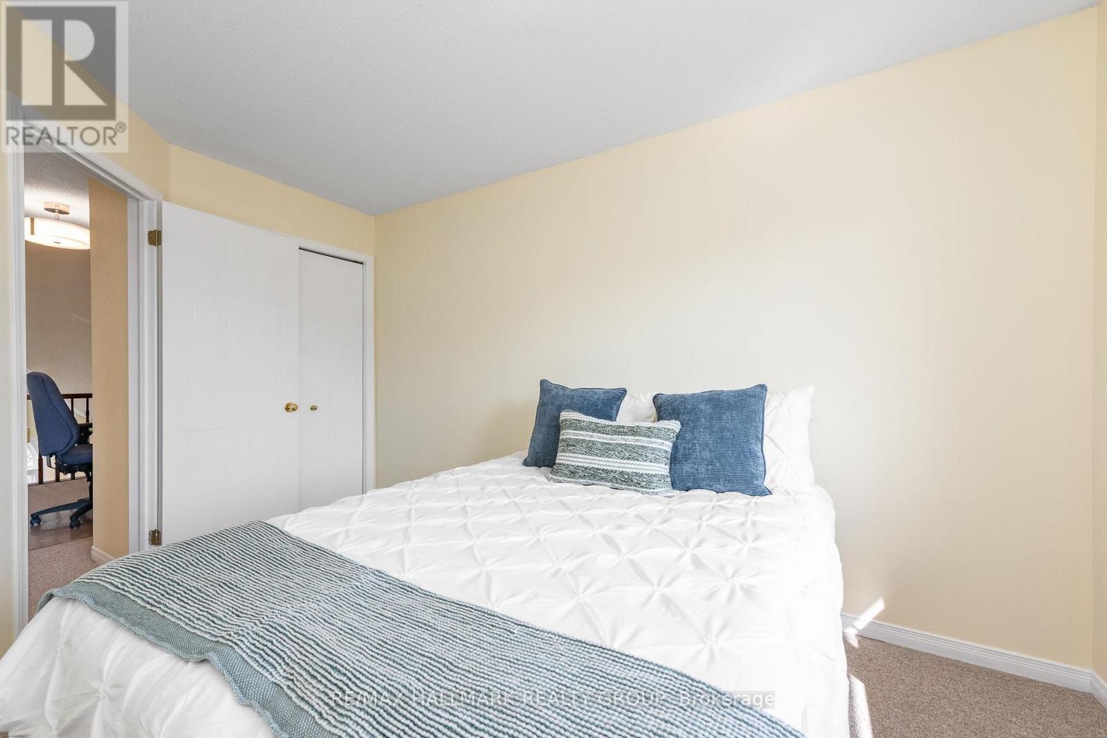 1715 Blohm Drive, Ottawa, ON