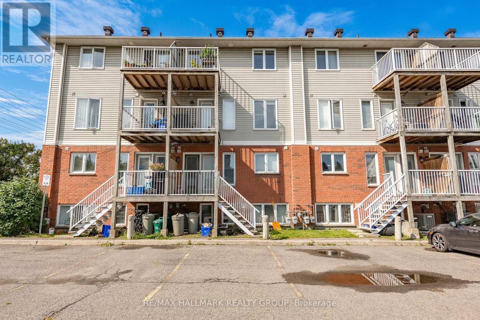 1715 Blohm Drive, Ottawa, ON