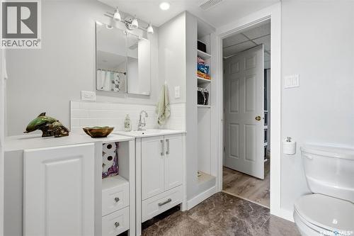 11 Dolphin Bay, Regina, SK 