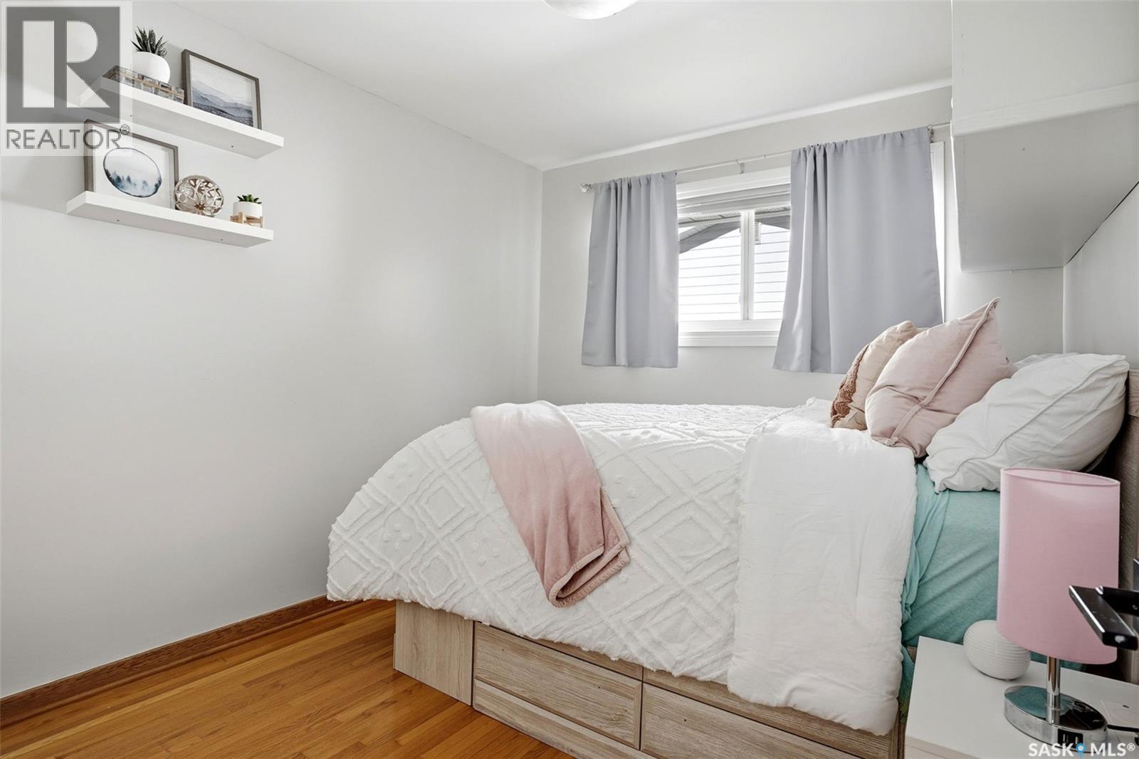 11 Dolphin Bay, Regina, SK