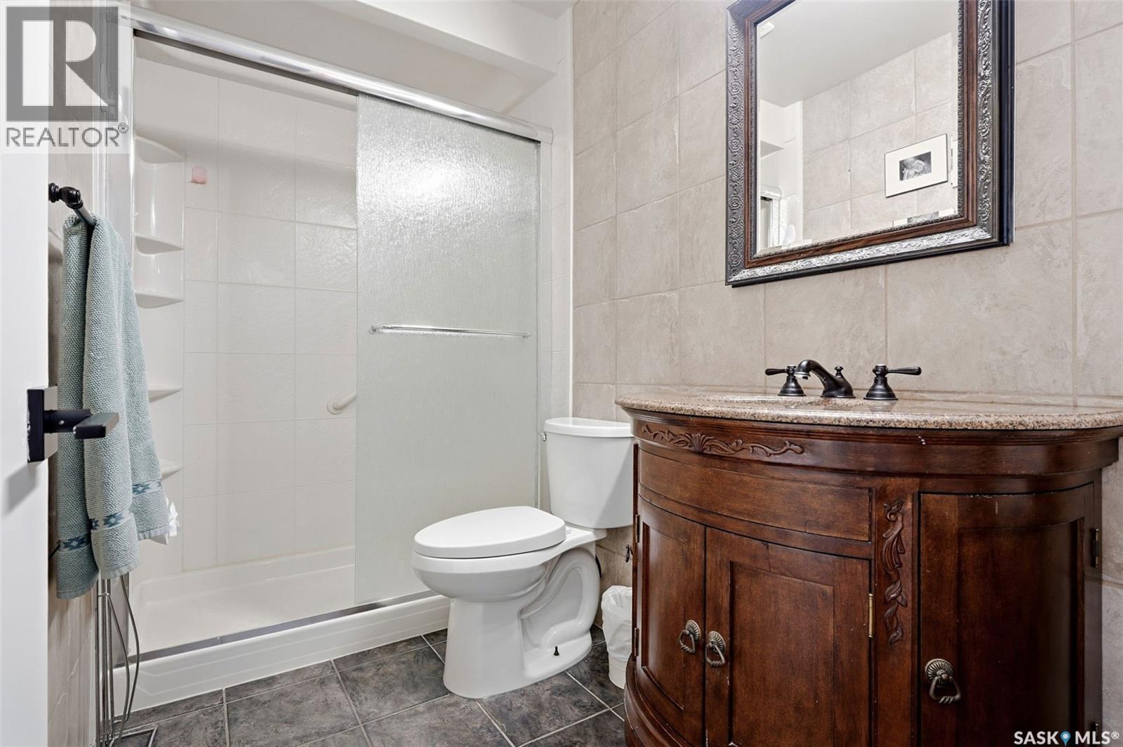 11 Dolphin Bay, Regina, SK