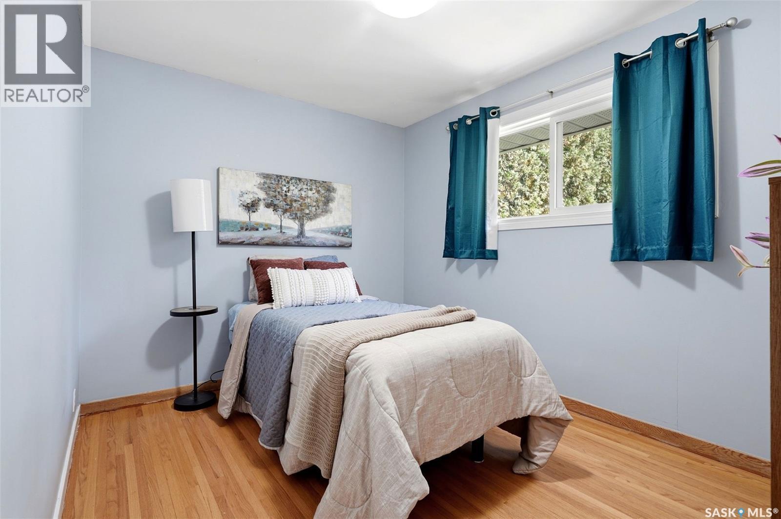 11 Dolphin Bay, Regina, SK