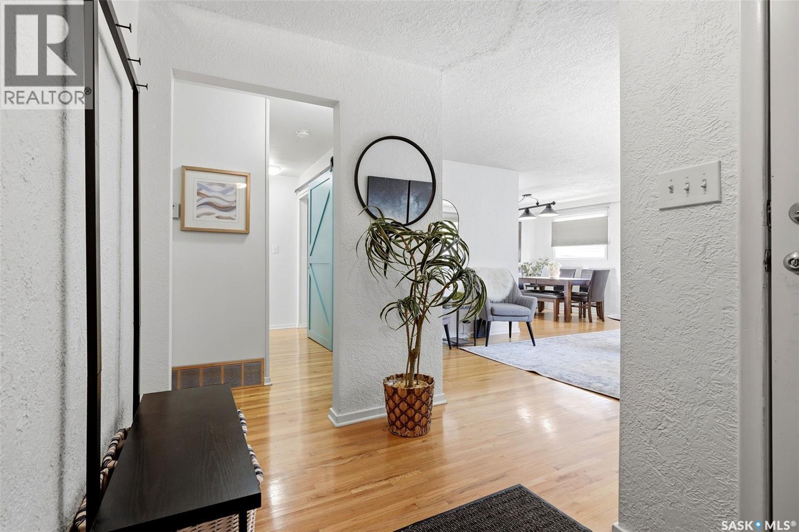 11 Dolphin Bay, Regina, SK