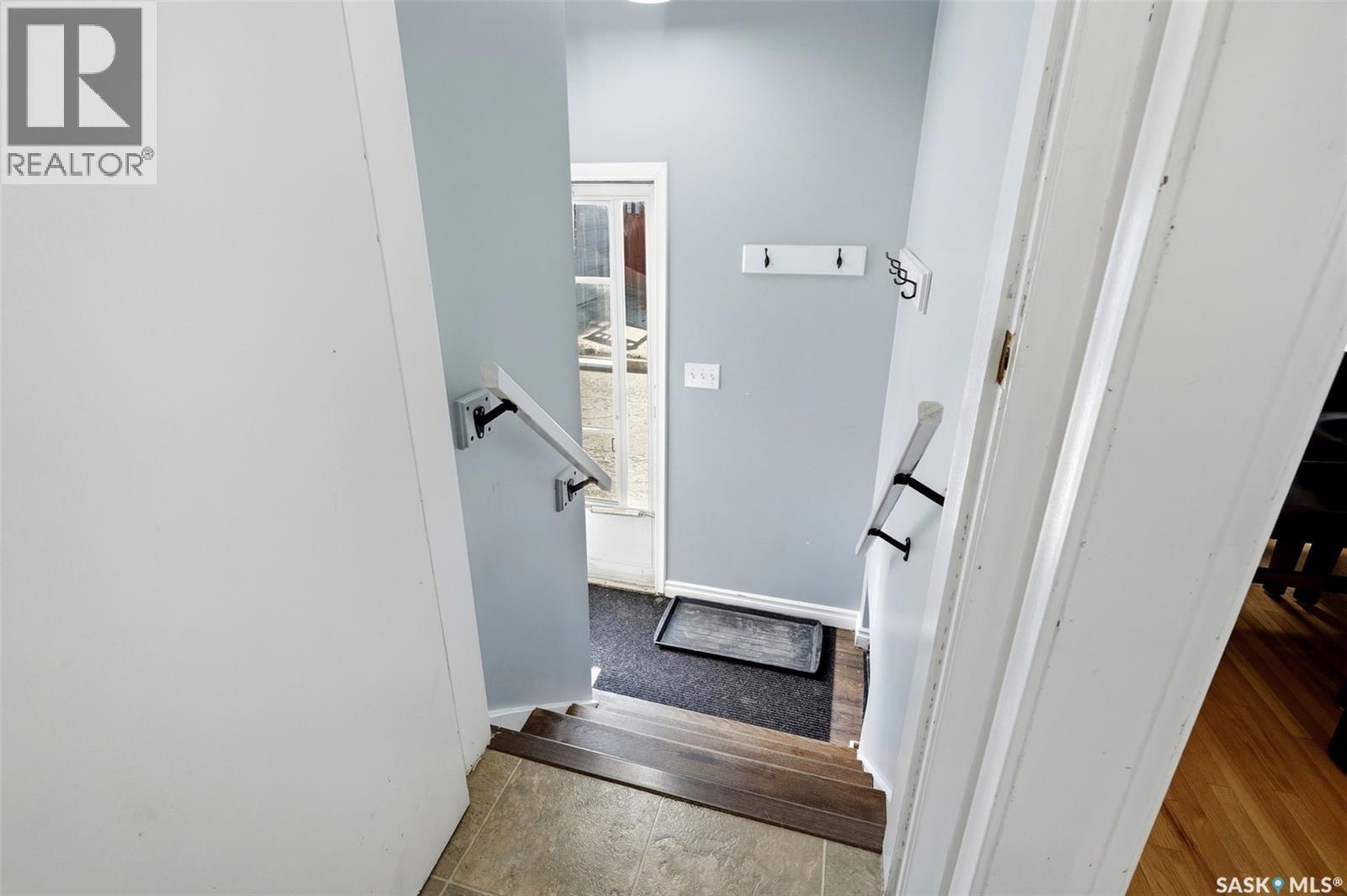11 Dolphin Bay, Regina, SK