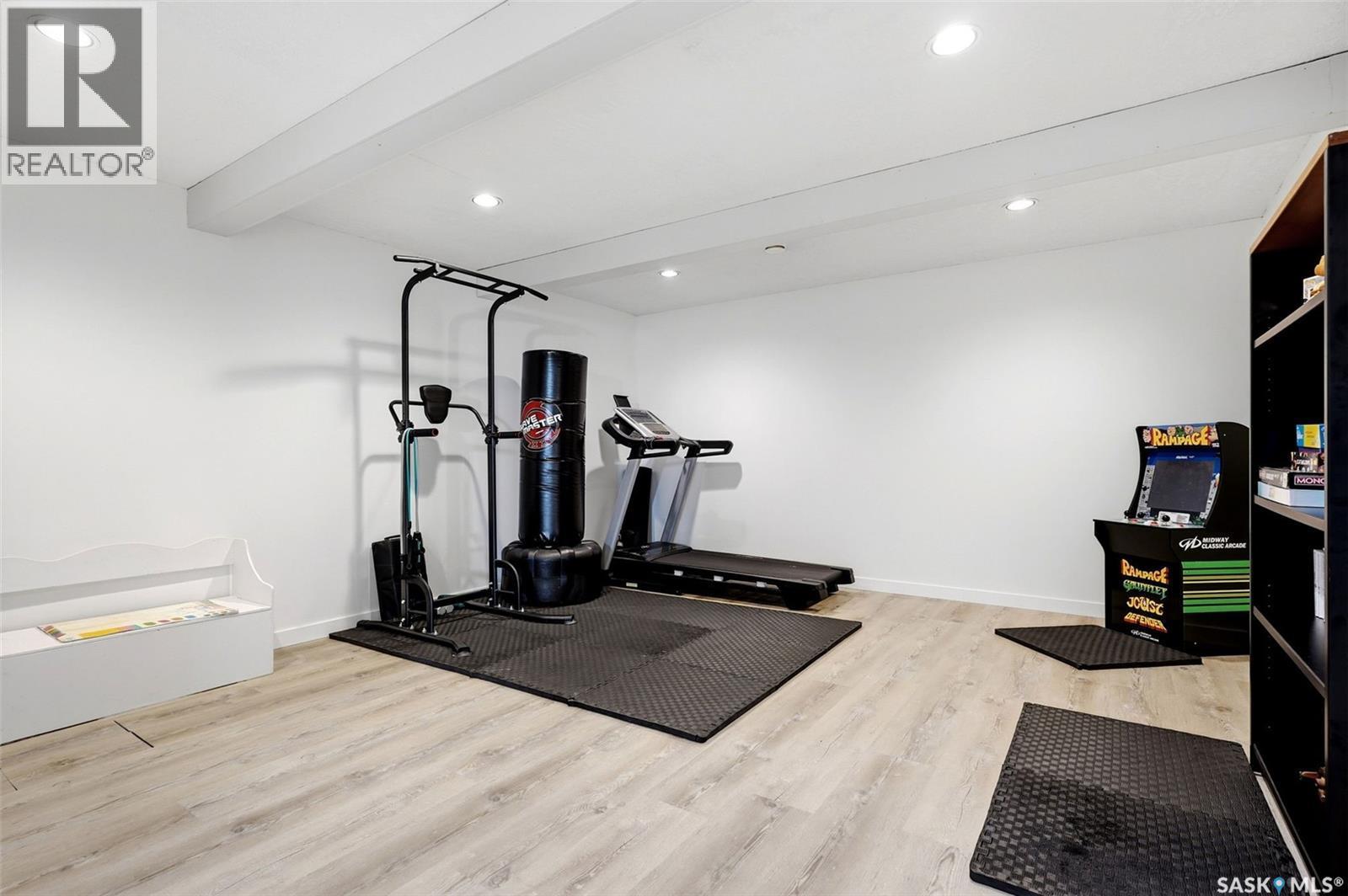 11 Dolphin Bay, Regina, SK