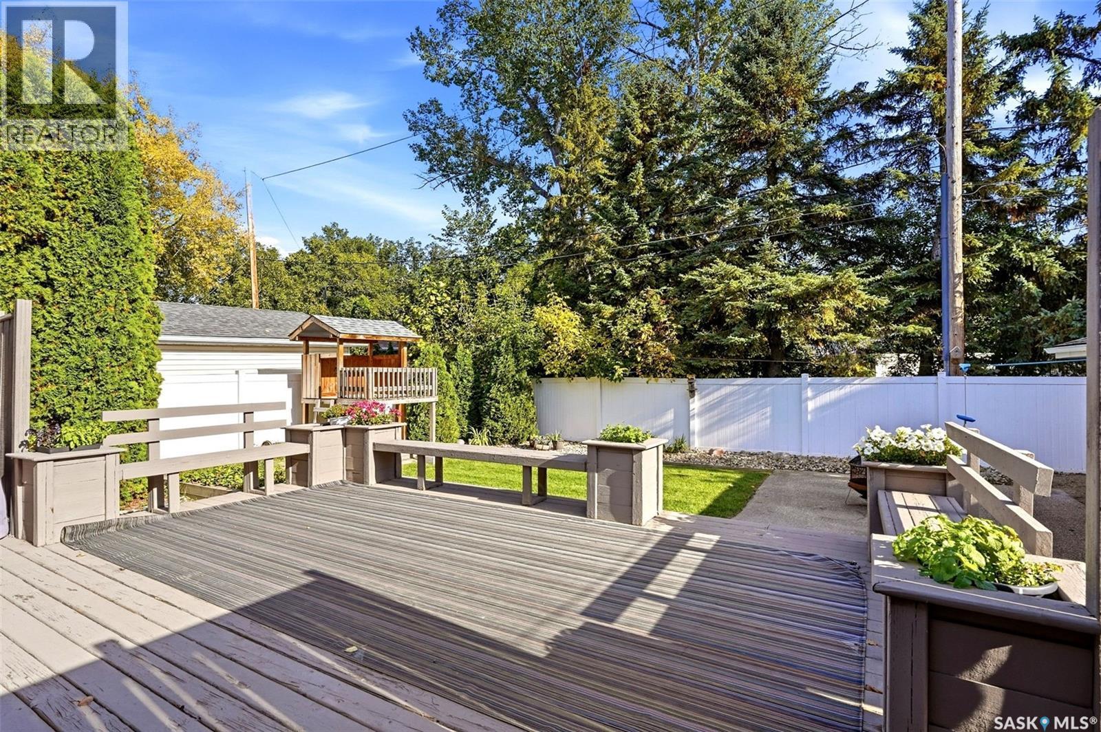 11 Dolphin Bay, Regina, SK