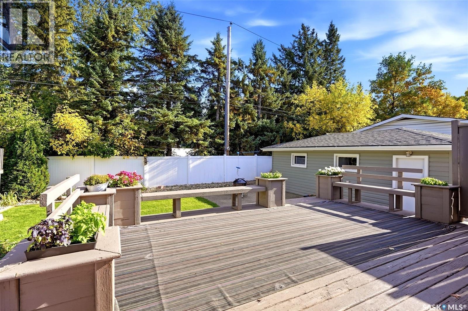 11 Dolphin Bay, Regina, SK