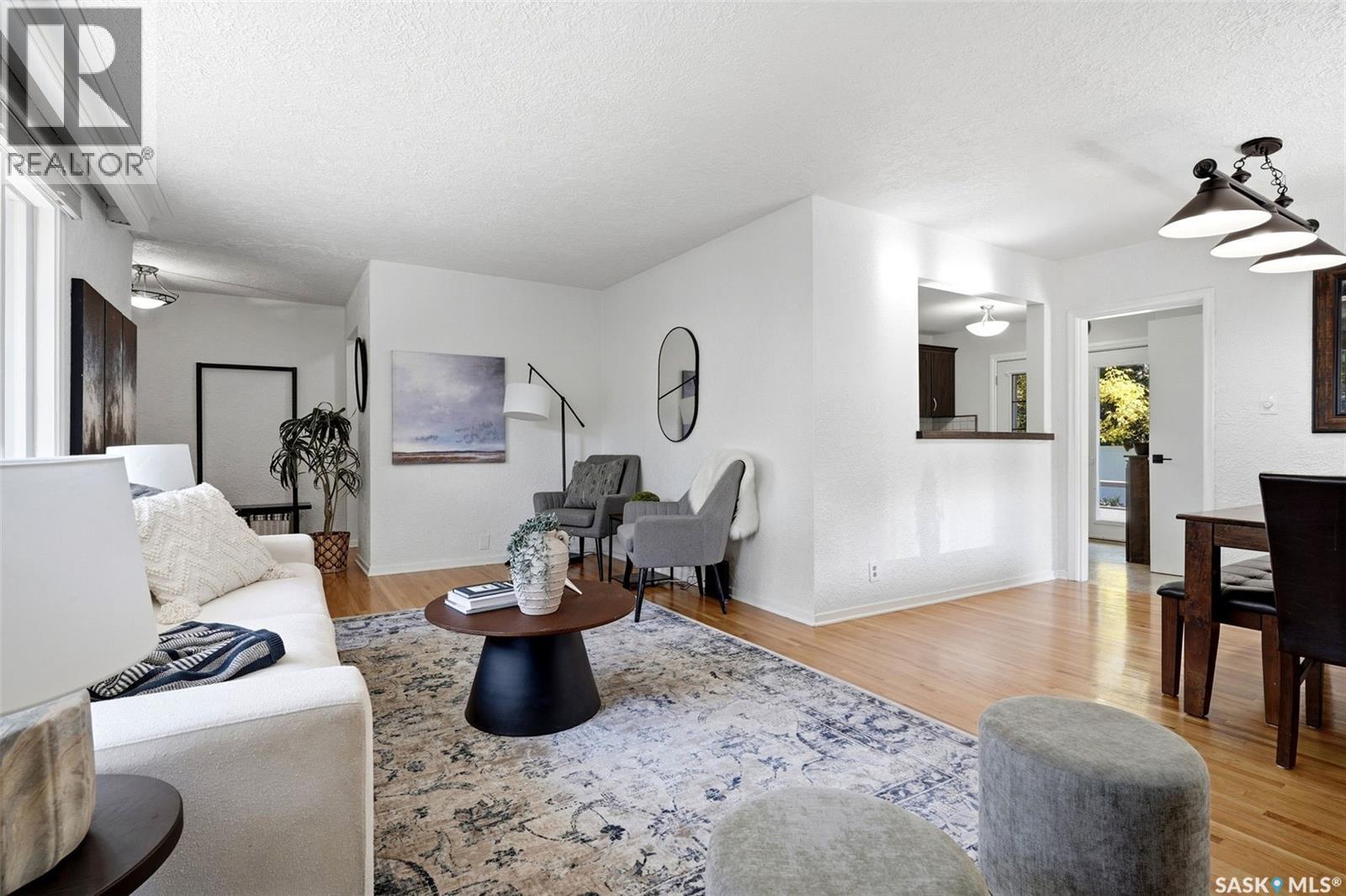 11 Dolphin Bay, Regina, SK