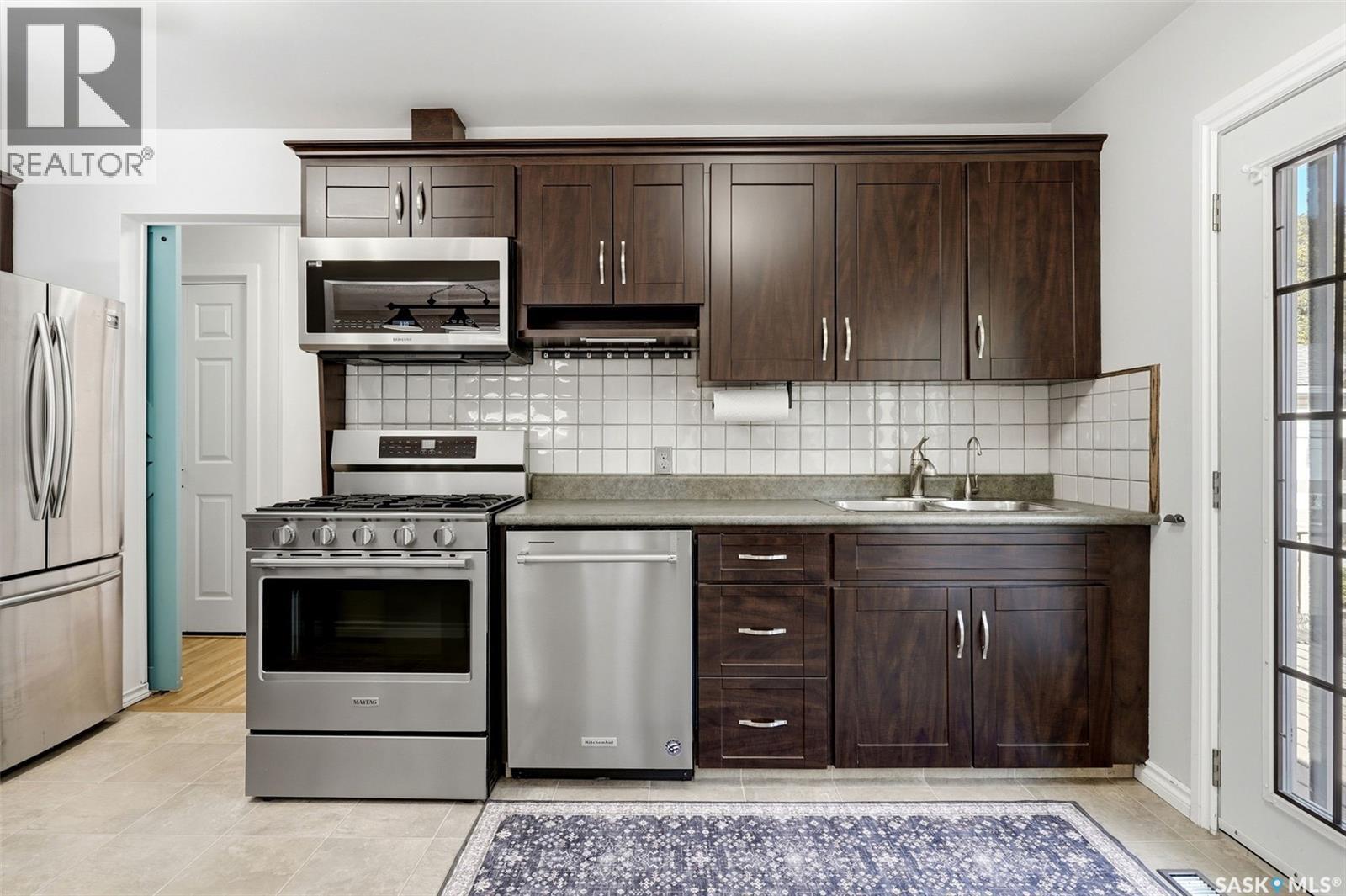 11 Dolphin Bay, Regina, SK