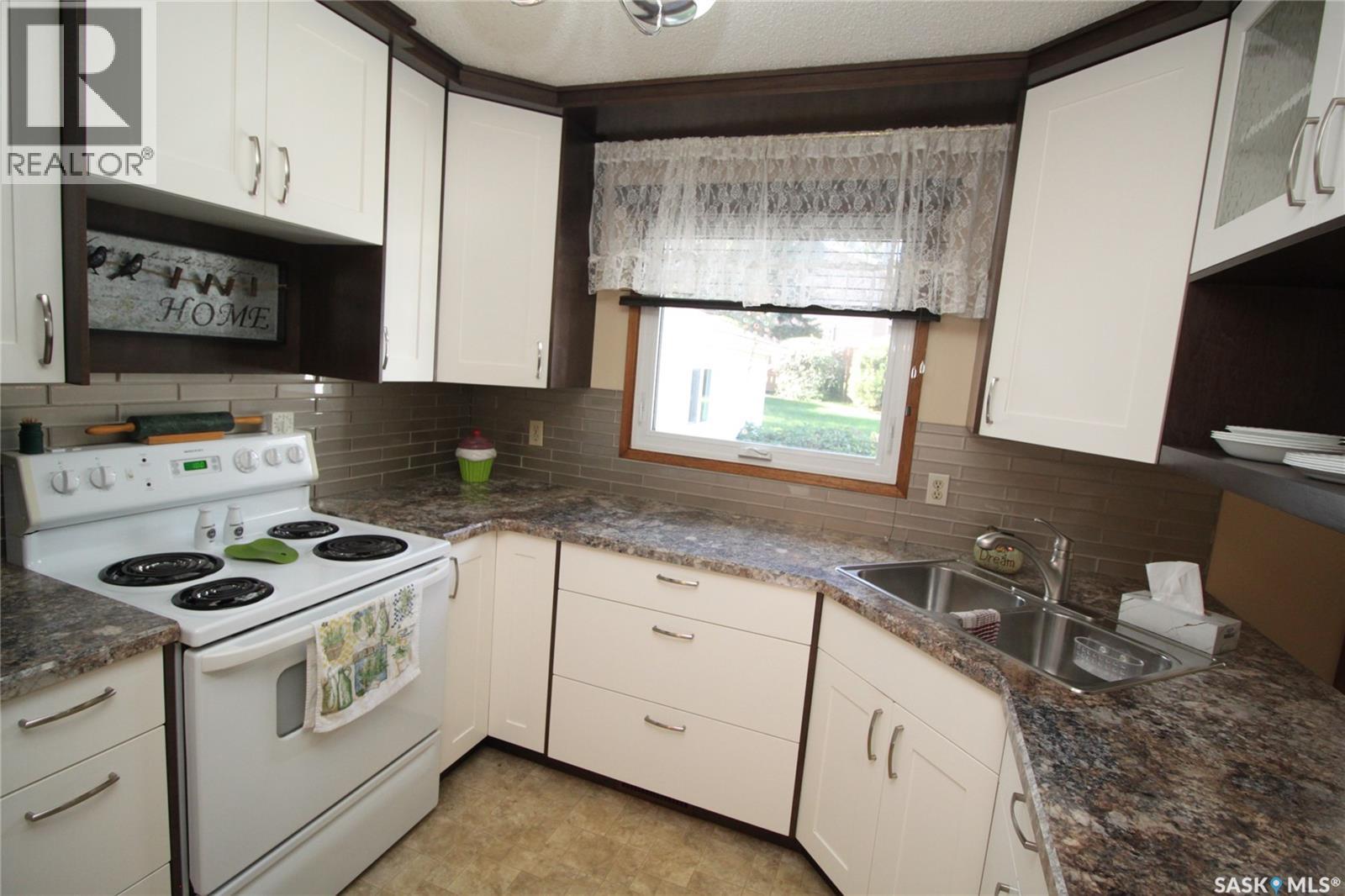 15 Schwager Crescent, Saskatoon, SK