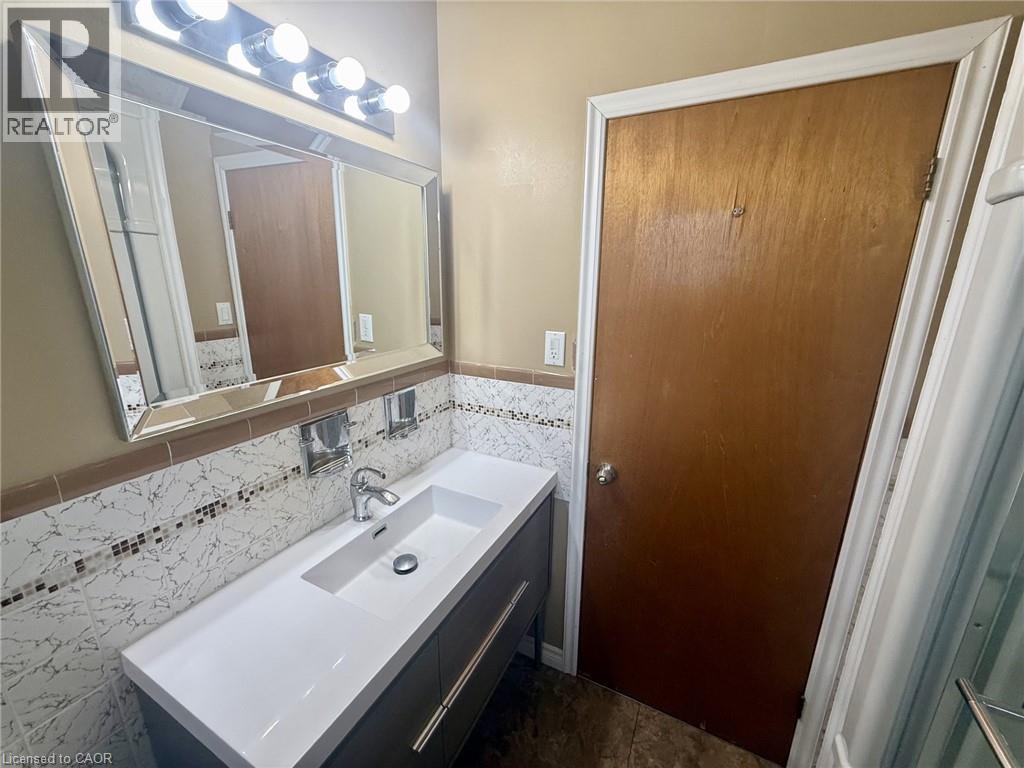 41 Orlanda Road, Hamilton, ON
