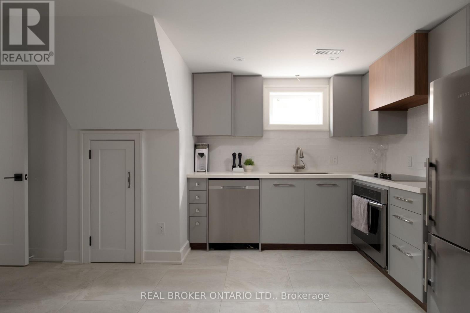 1633 Coram Crescent, Mississauga, ON