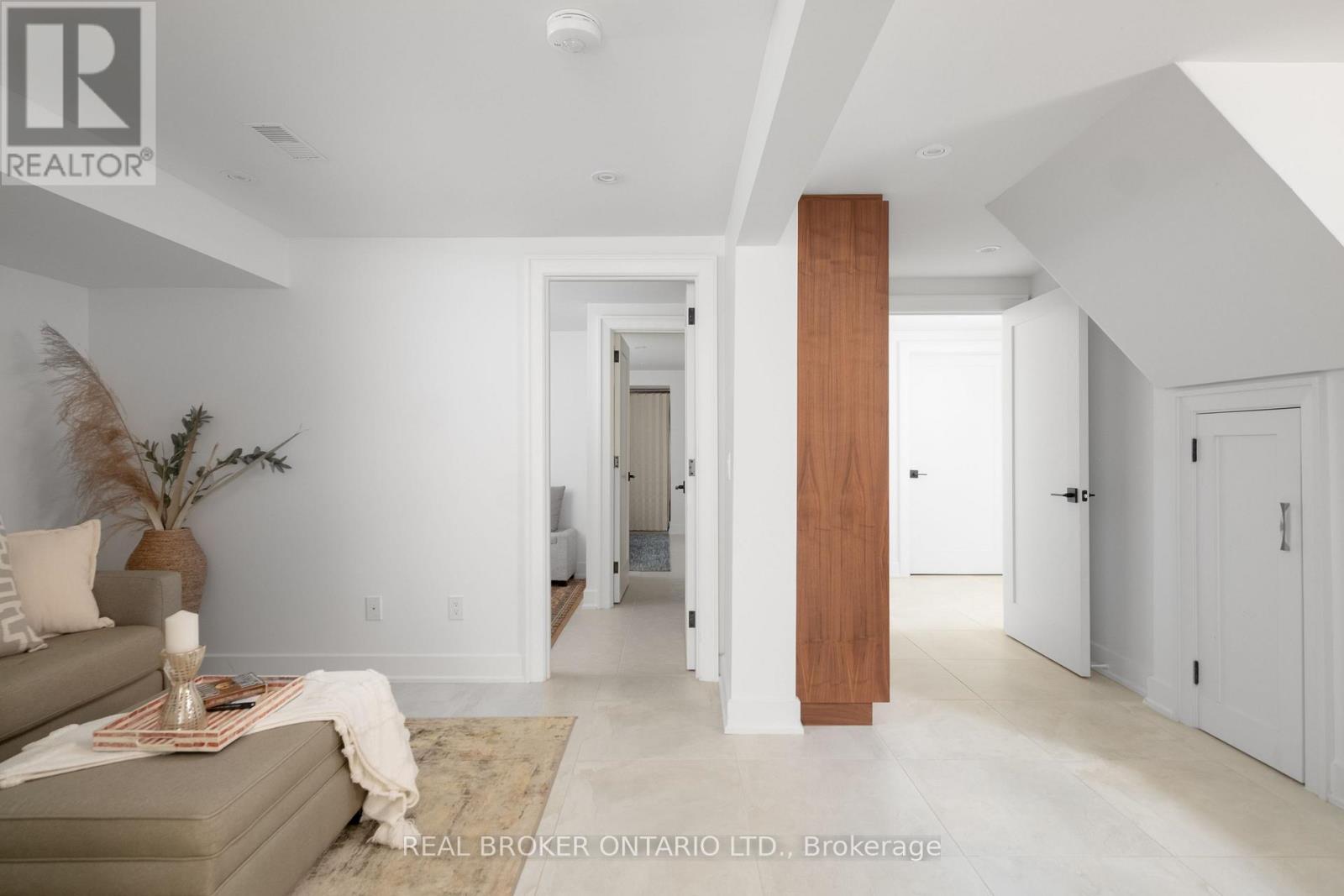 1633 Coram Crescent, Mississauga, ON