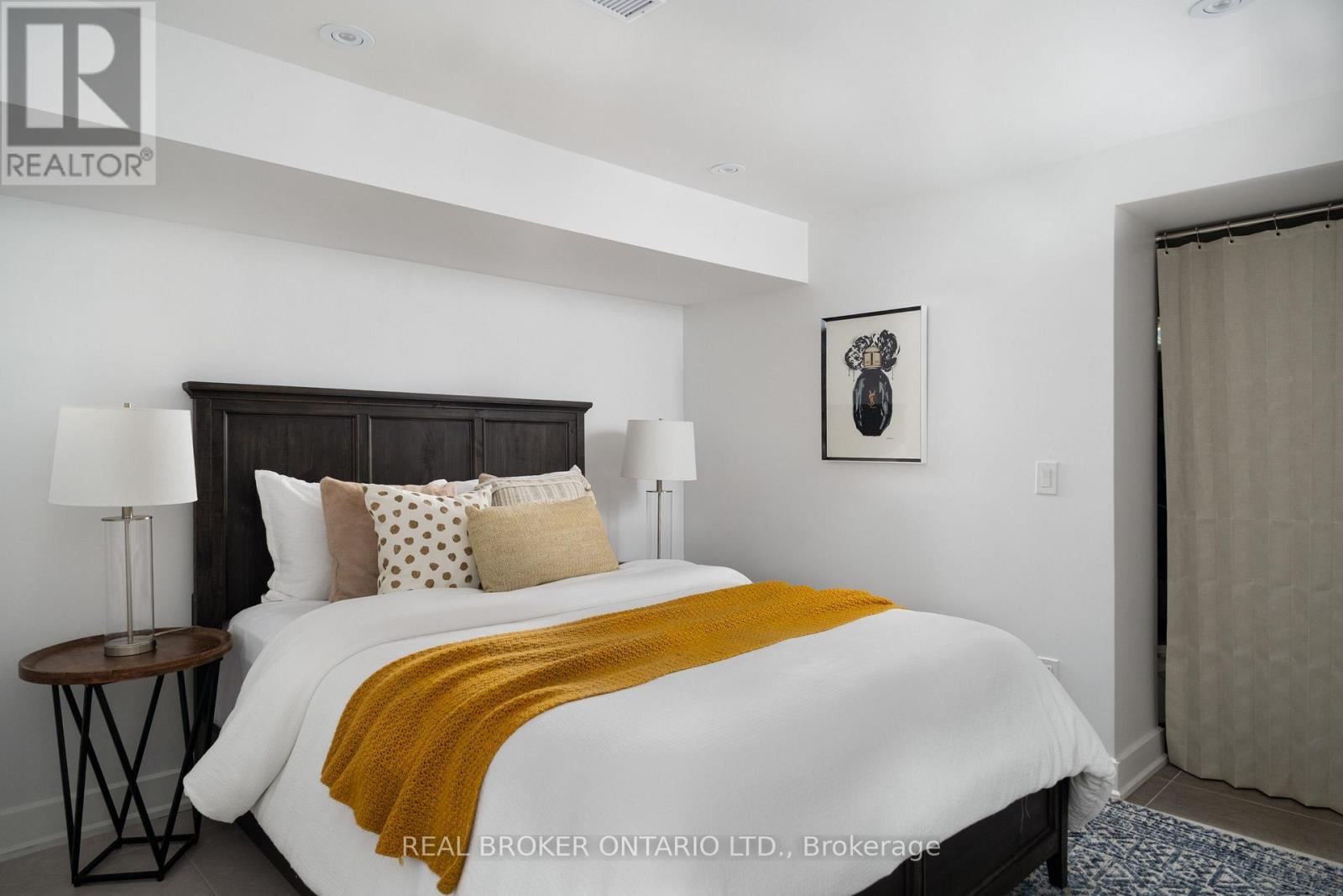 1633 Coram Crescent, Mississauga, ON