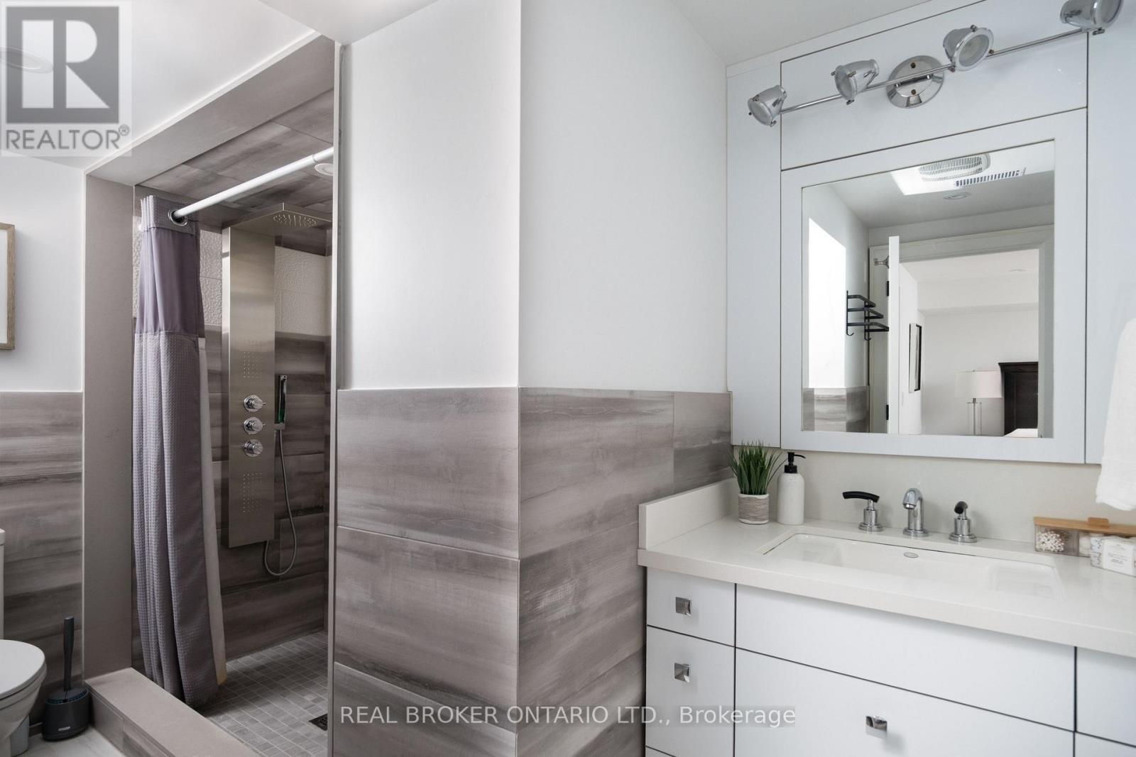 1633 Coram Crescent, Mississauga, ON