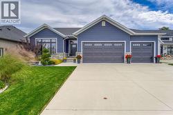 6720 LINCOLNSHIRE COURT Plympton-Wyoming, ON N0N 1E0