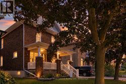 94 CAMBRIA STREET Stratford, ON N5A 1H1