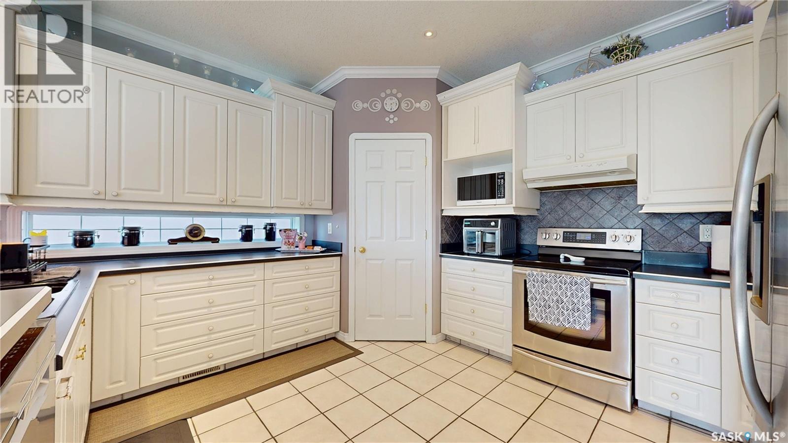 3515 Bishop Crescent E, Regina, SK