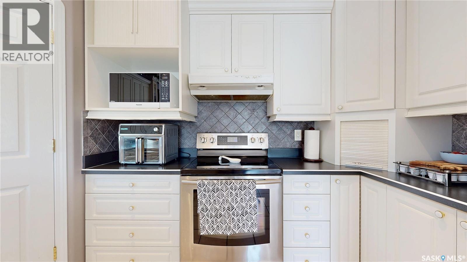 3515 Bishop Crescent E, Regina, SK