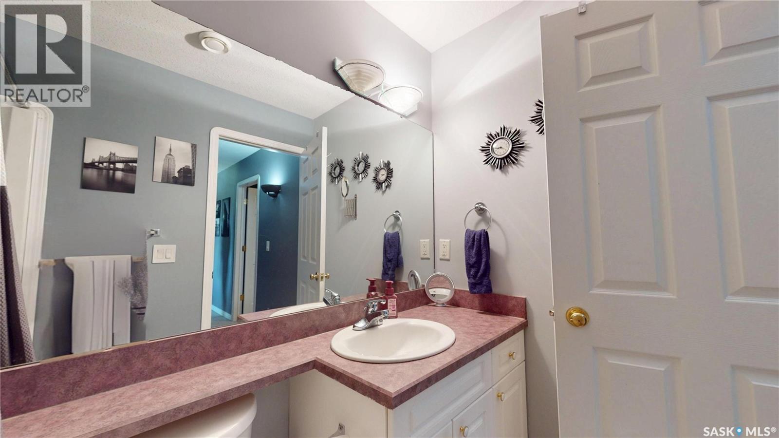 3515 Bishop Crescent E, Regina, SK