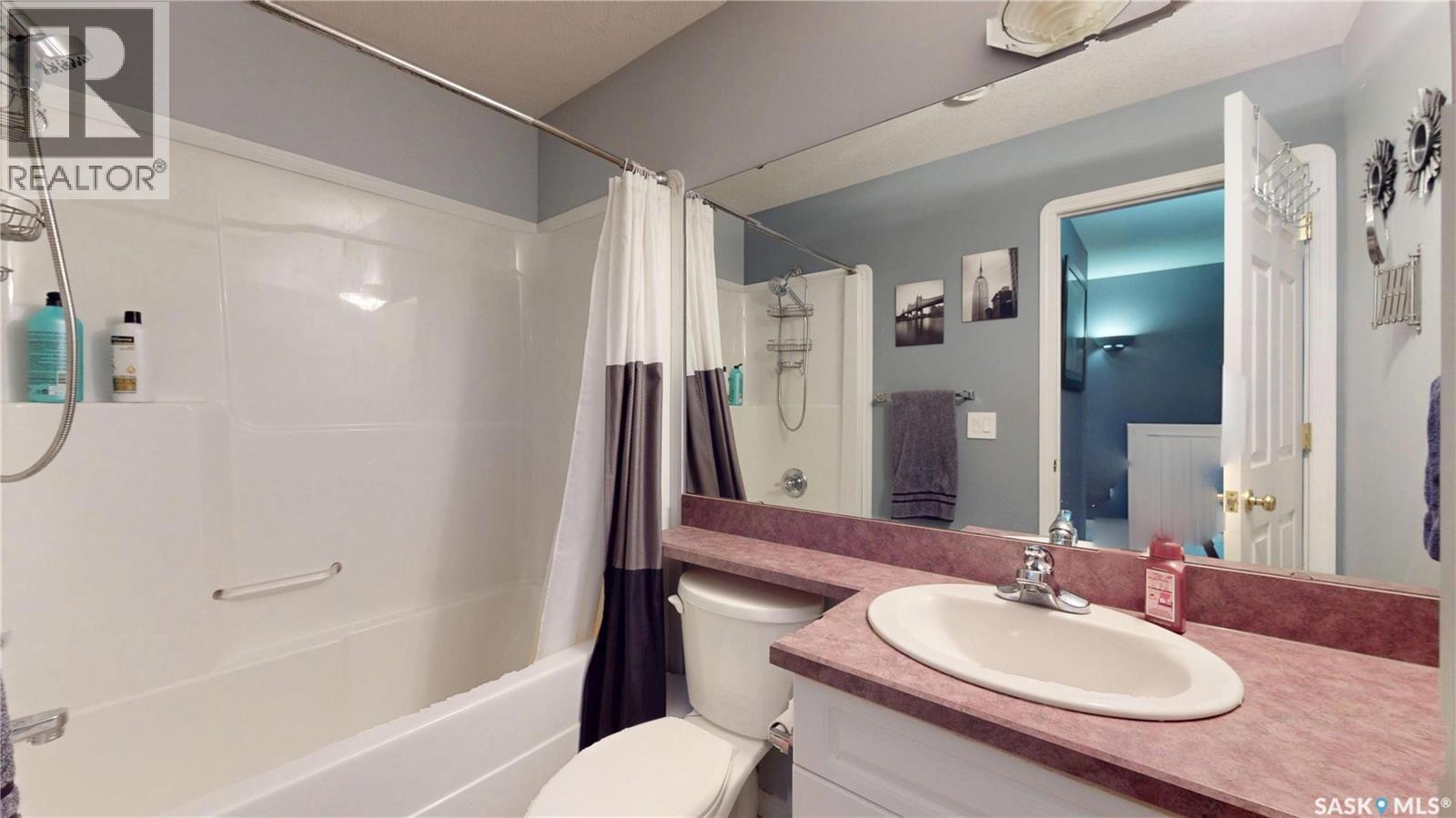 3515 Bishop Crescent E, Regina, SK