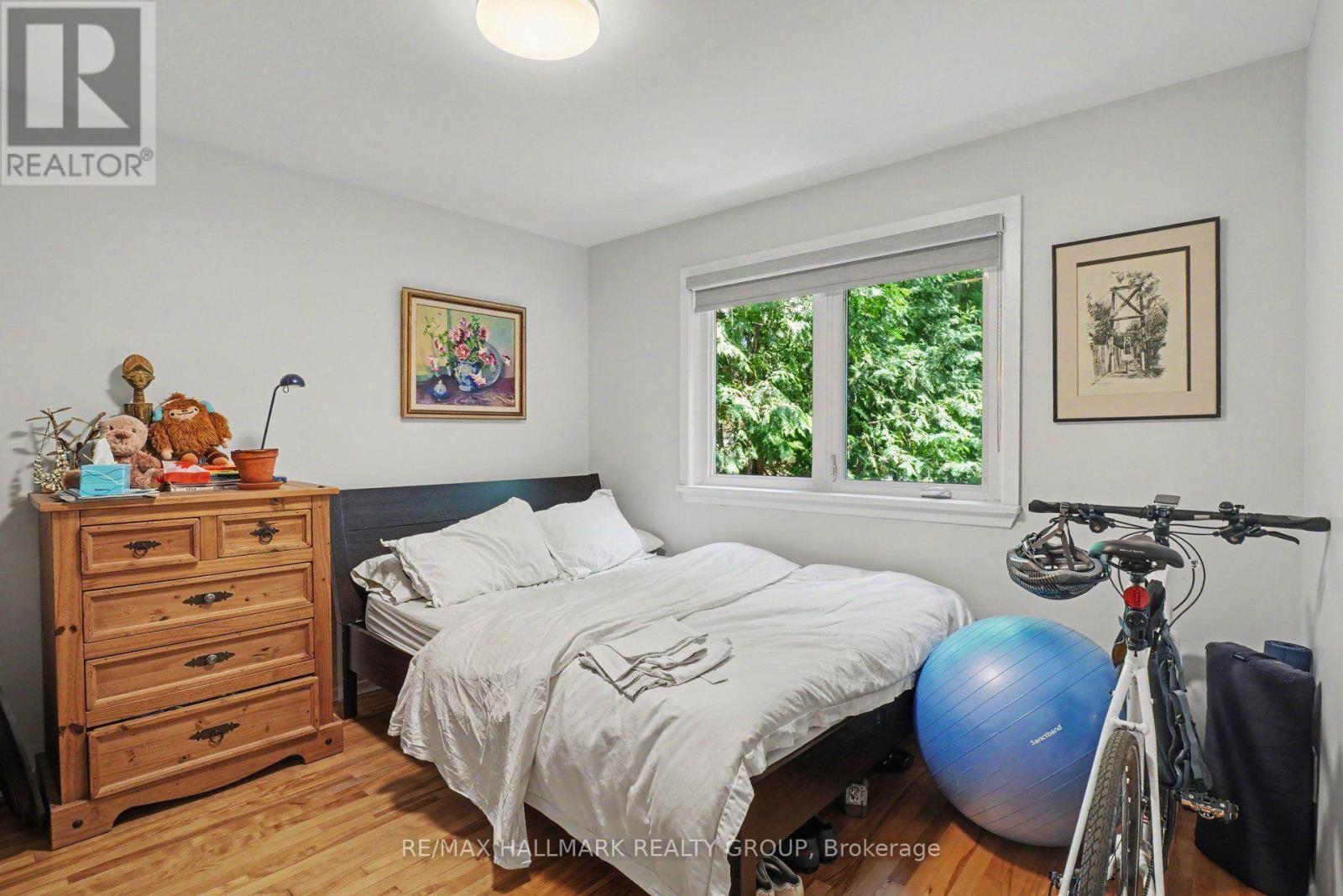 657 Golden Avenue, Ottawa, ON