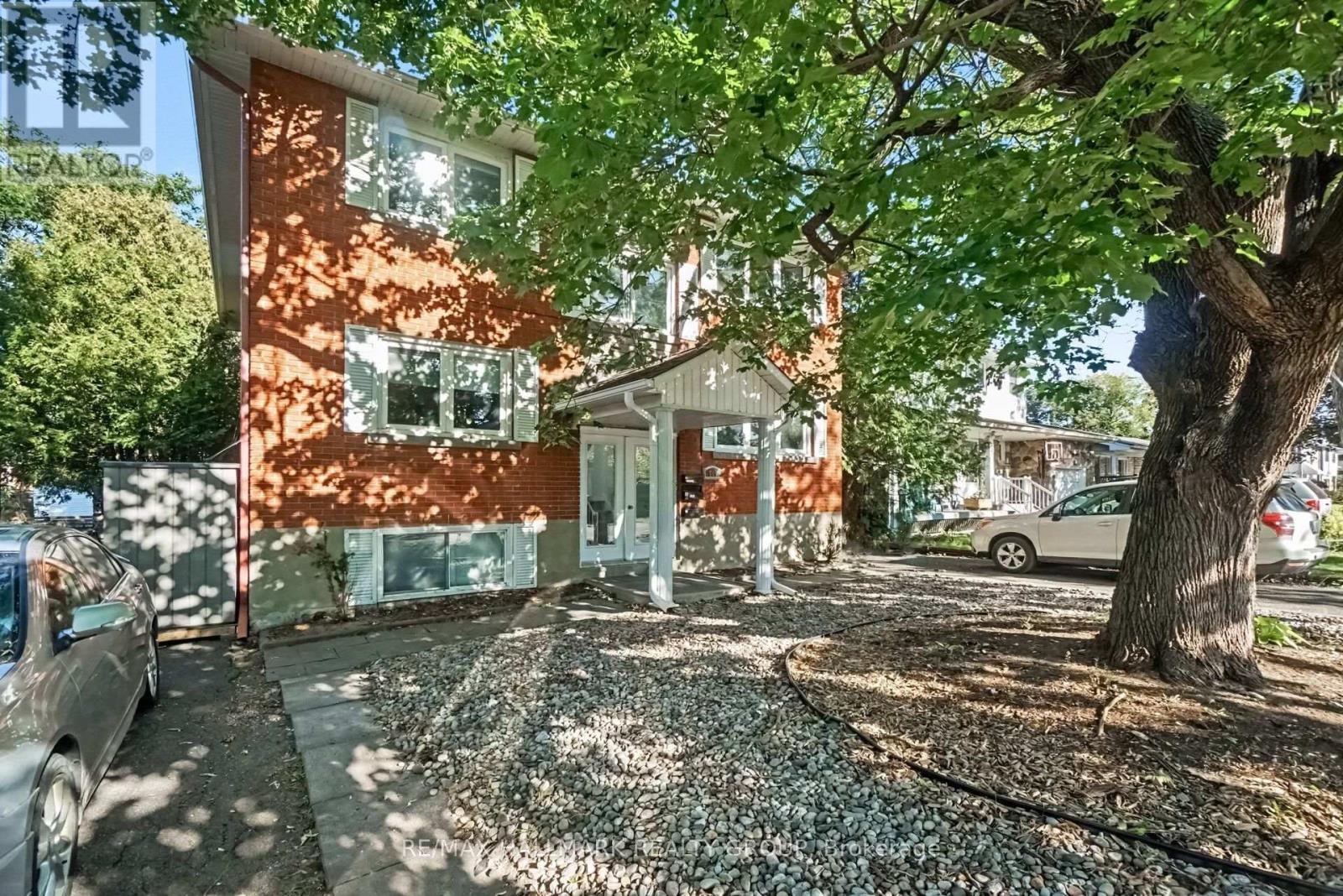 657 Golden Avenue, Ottawa, ON