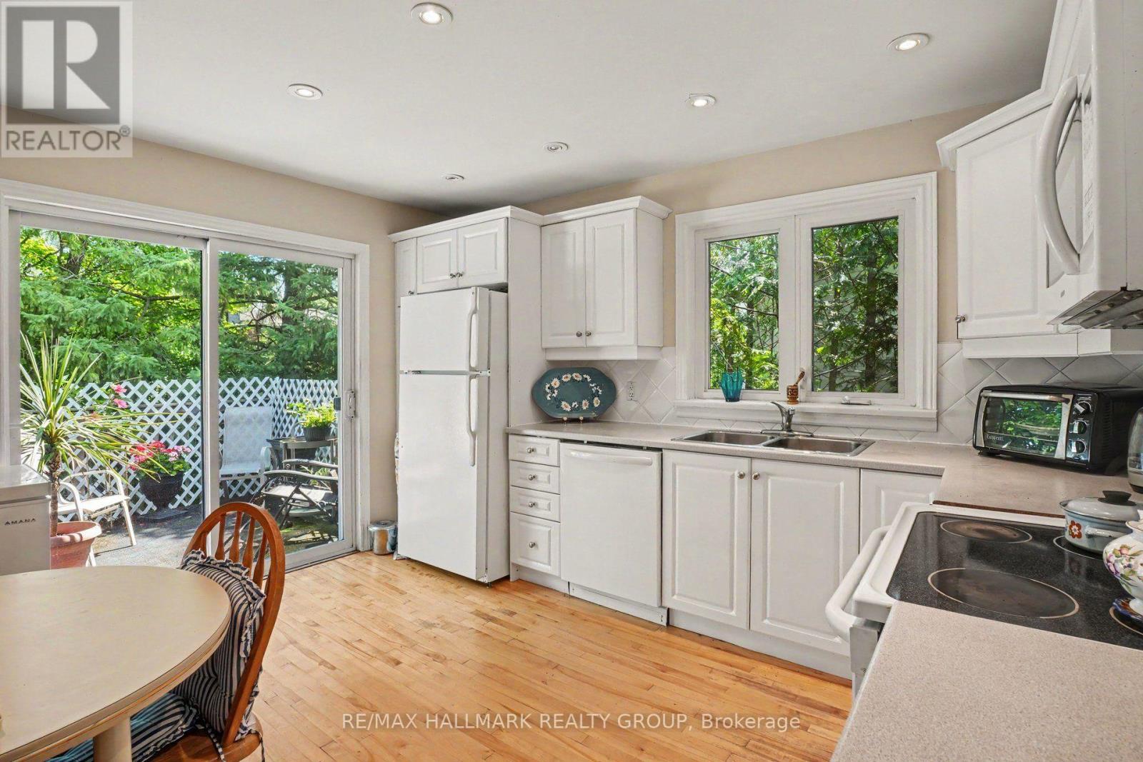 657 Golden Avenue, Ottawa, ON