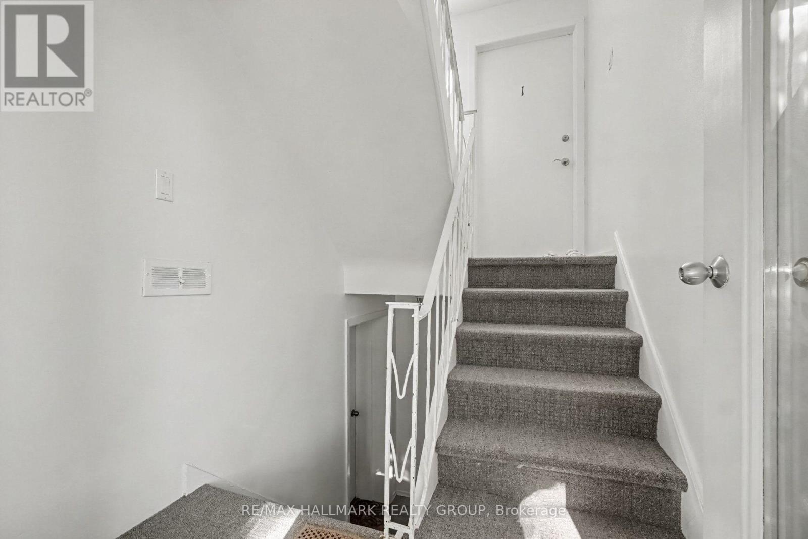 657 Golden Avenue, Ottawa, ON
