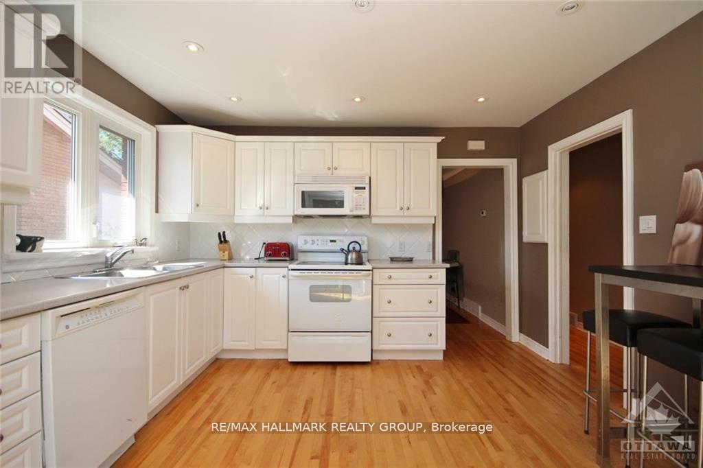 657 Golden Avenue, Ottawa, ON