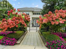19 MARYVALE CRESCENT Richmond Hill, ON L4C 6P6
