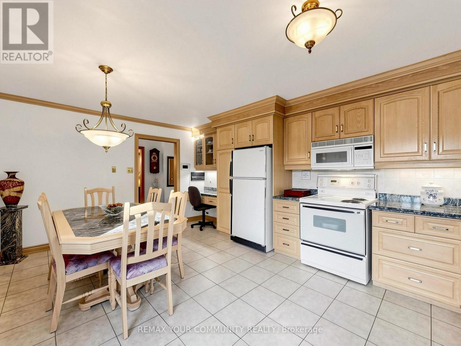 35 May Avenue, Richmond Hill, ON