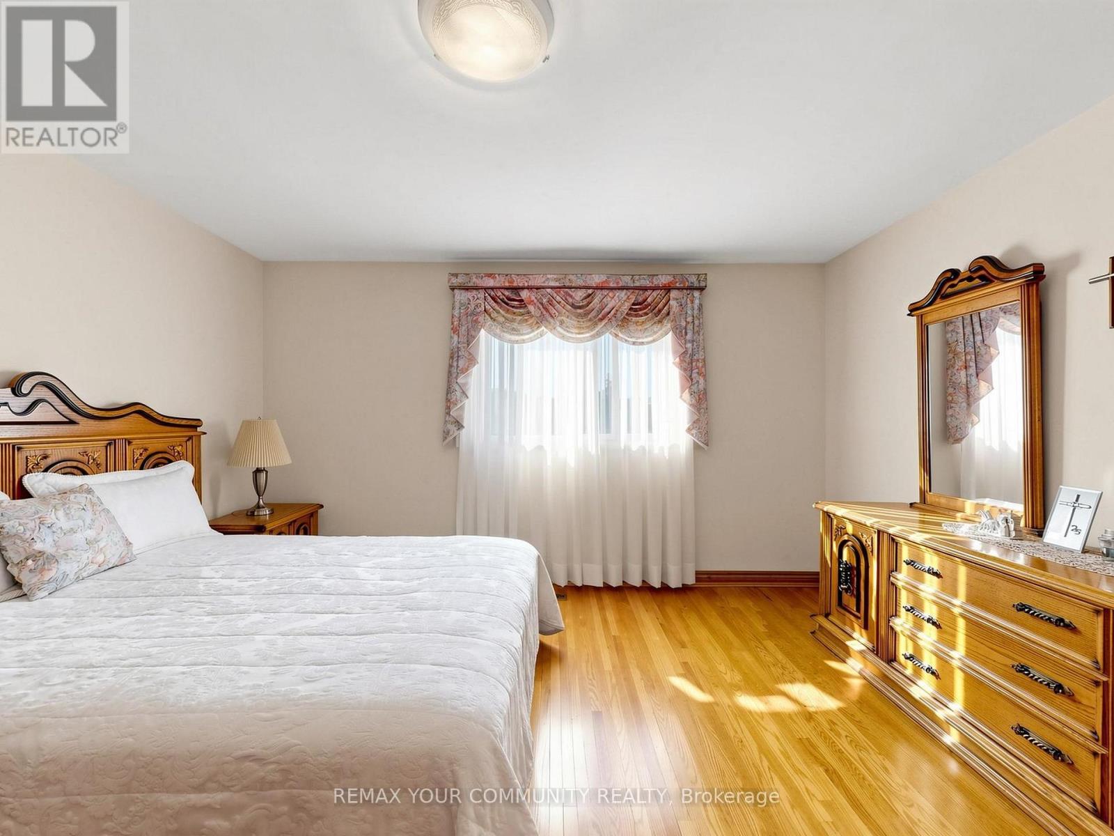 35 May Avenue, Richmond Hill, ON