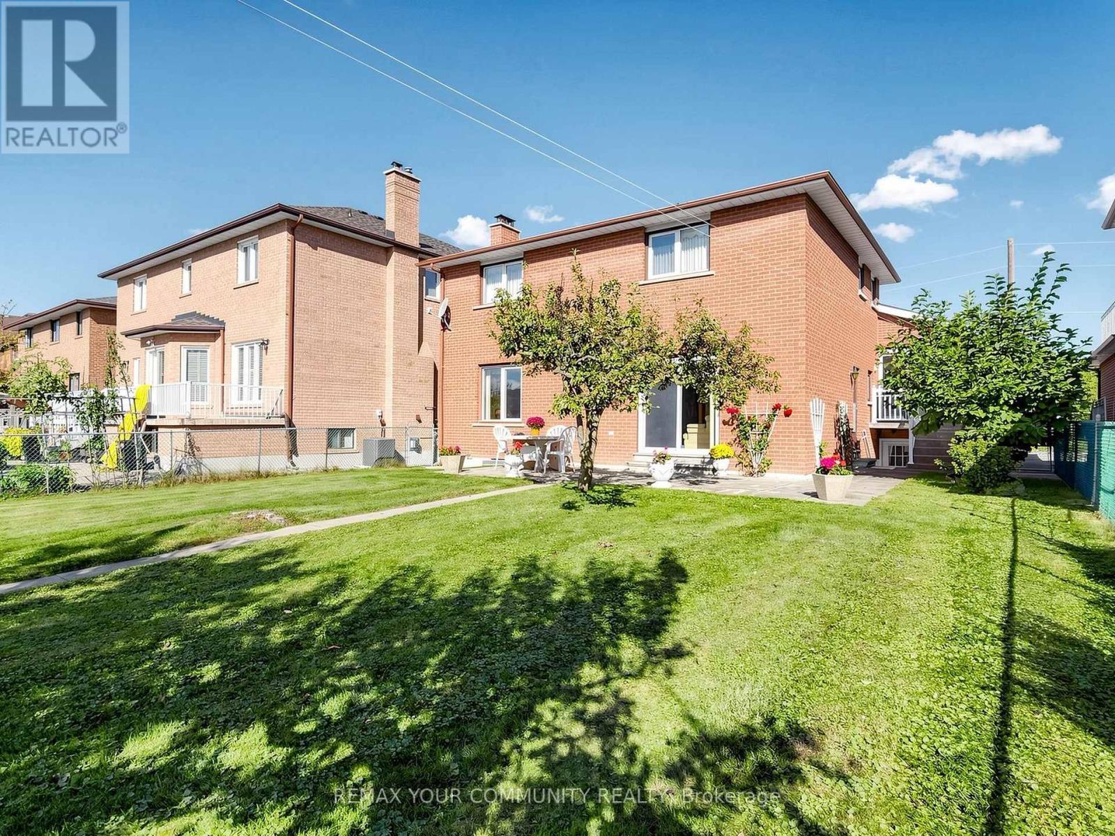 35 May Avenue, Richmond Hill, ON