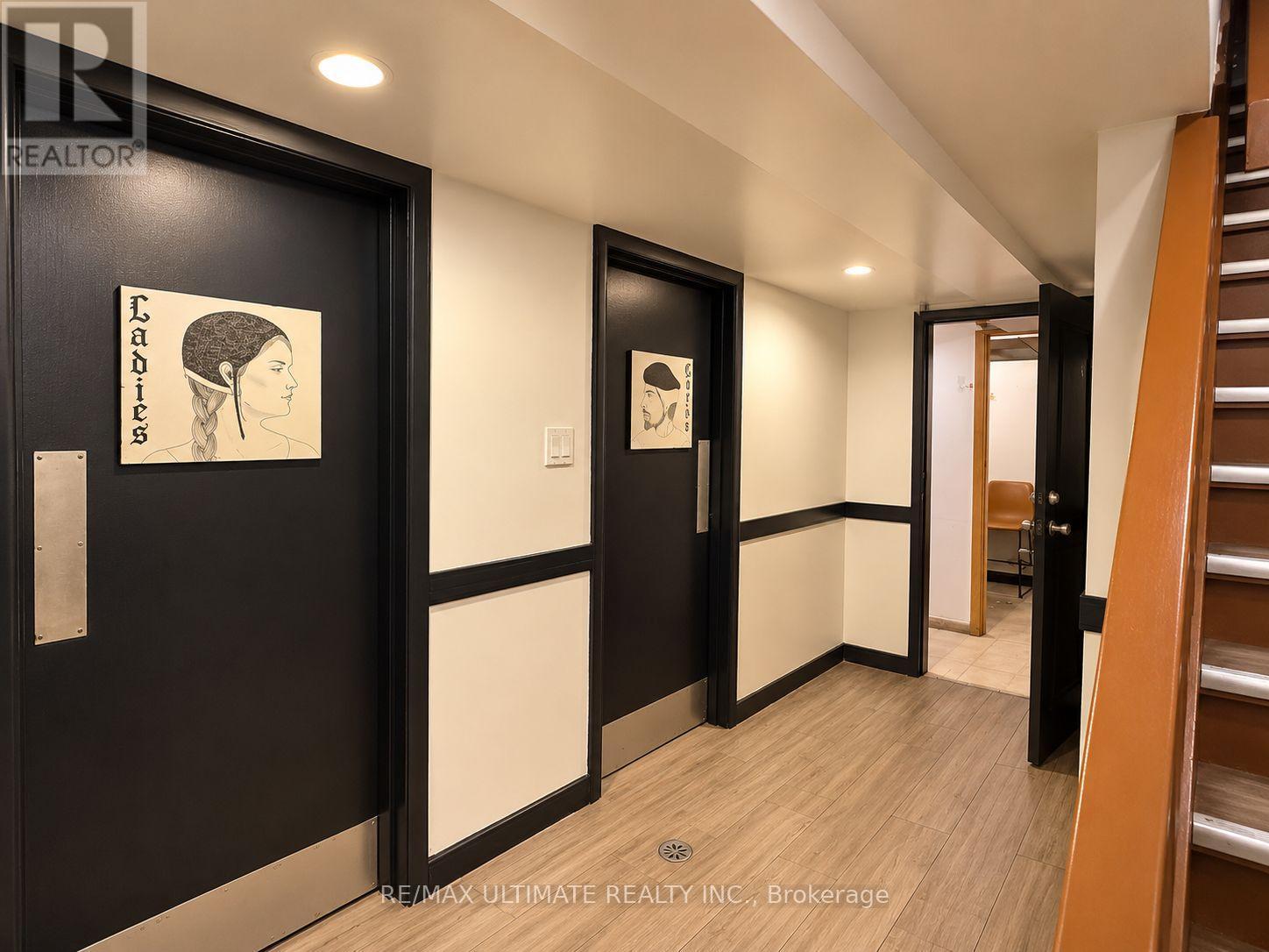 3073 Bloor Street W, Toronto, ON