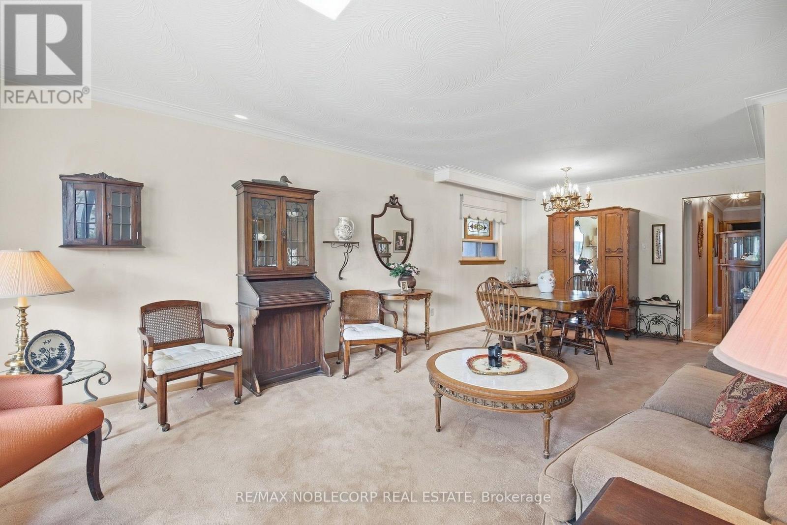 4 Warlingham Court, Toronto, ON