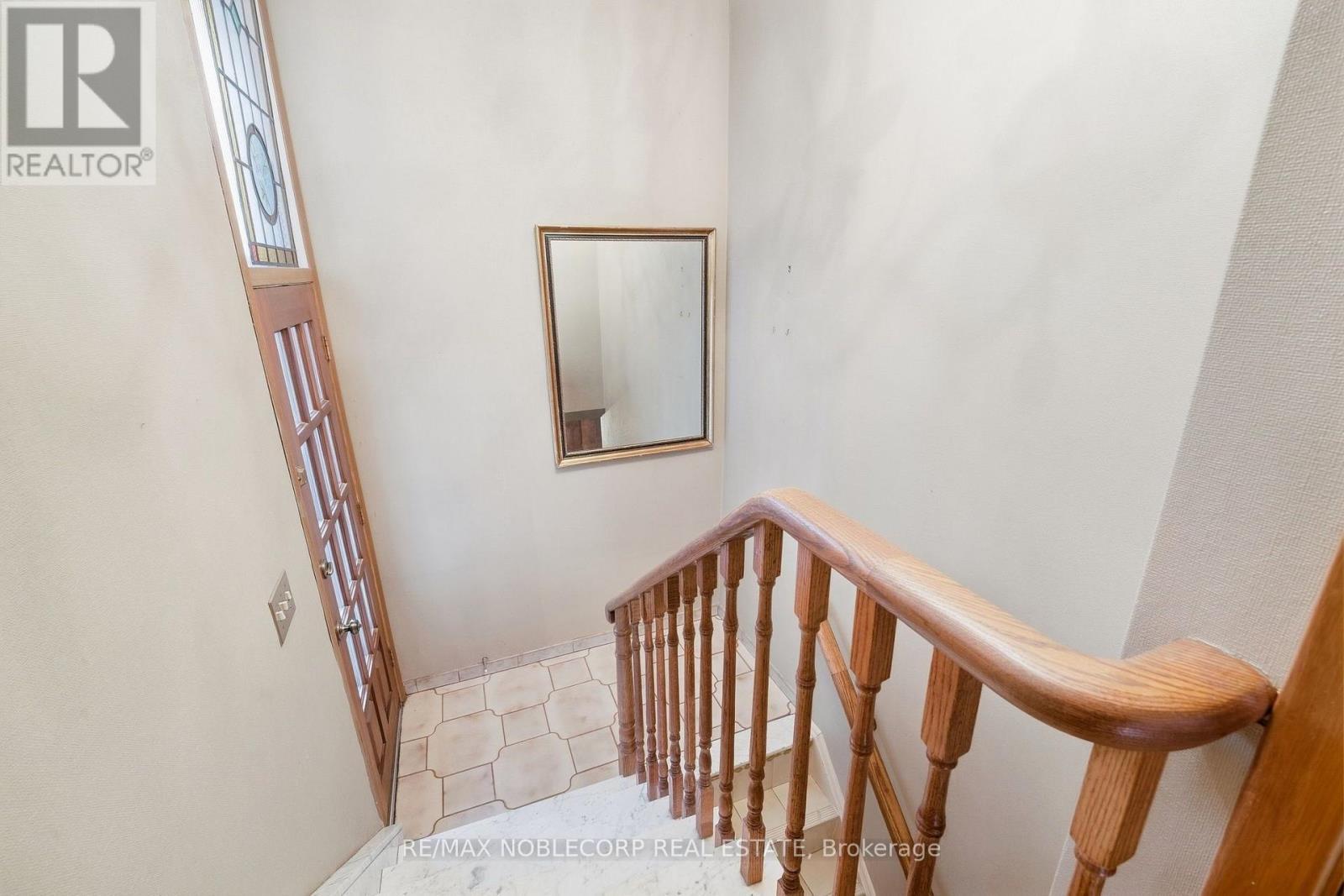 4 Warlingham Court, Toronto, ON