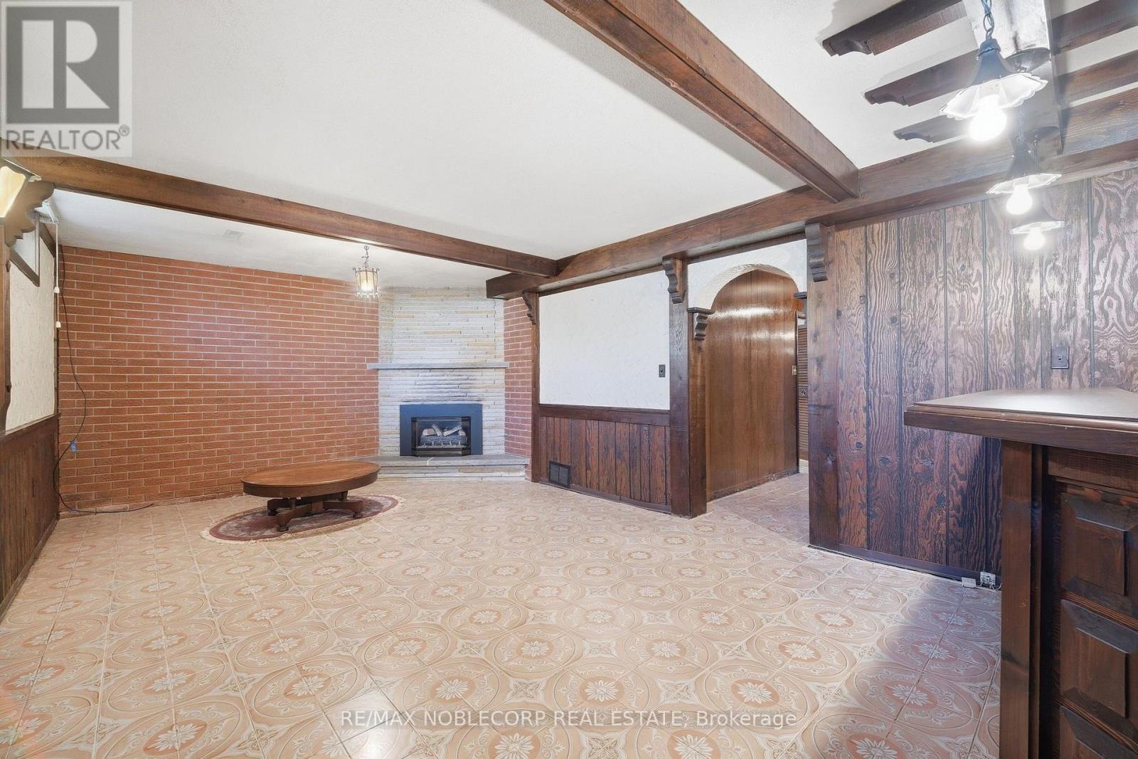 4 Warlingham Court, Toronto, ON