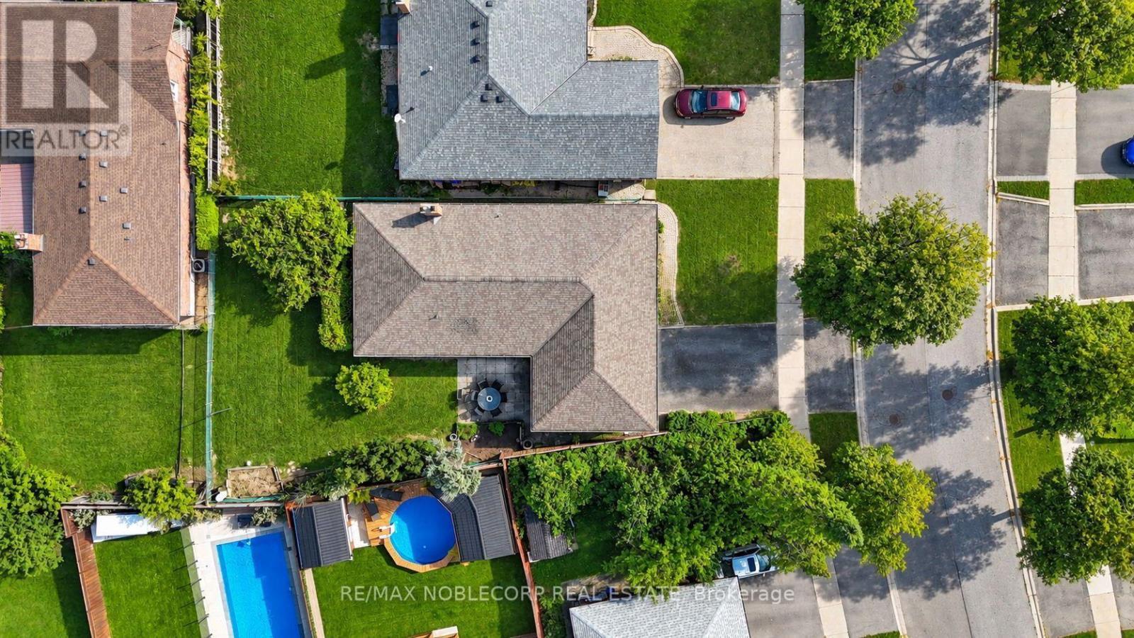 4 Warlingham Court, Toronto, ON