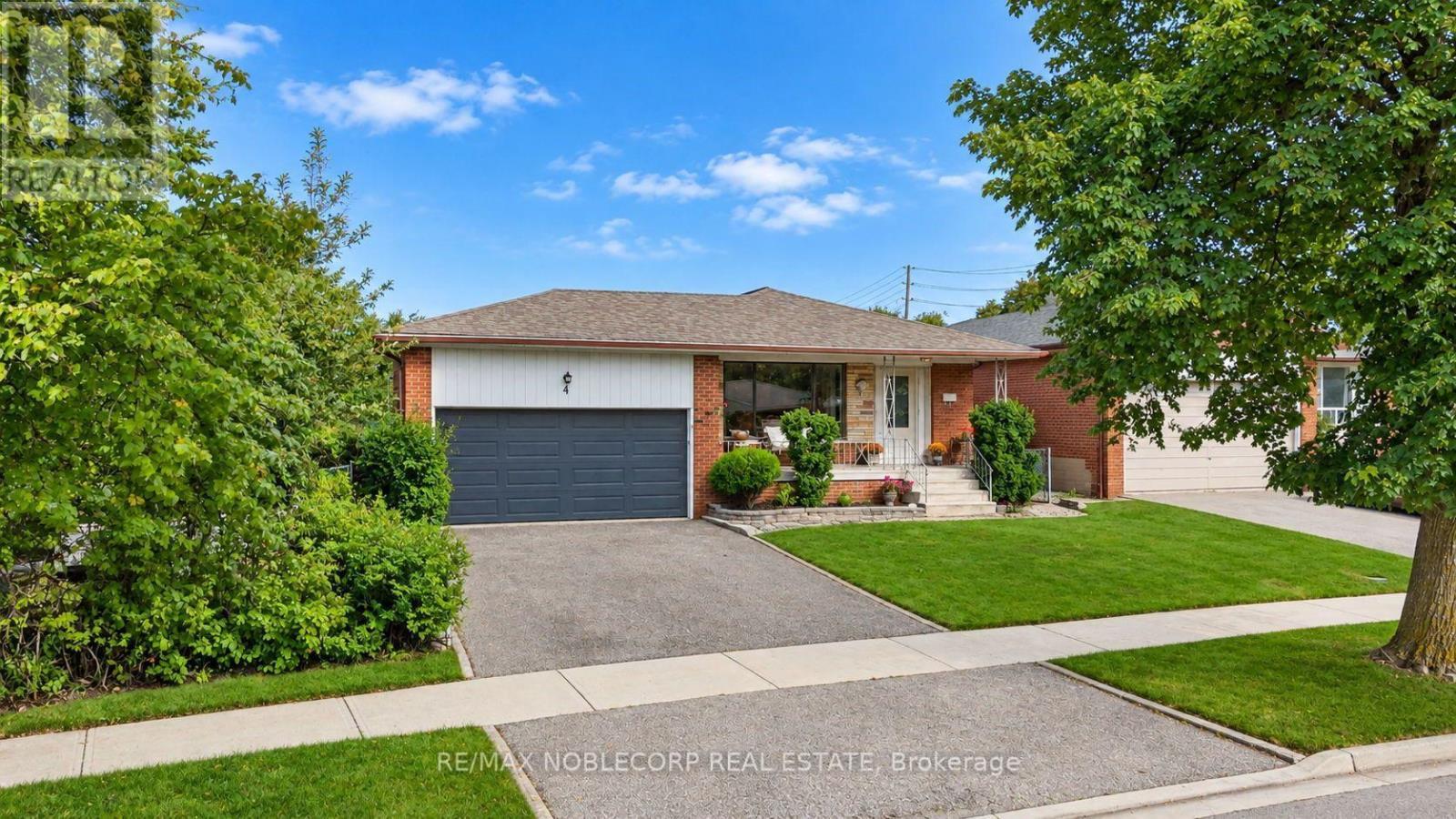 4 Warlingham Court, Toronto, ON