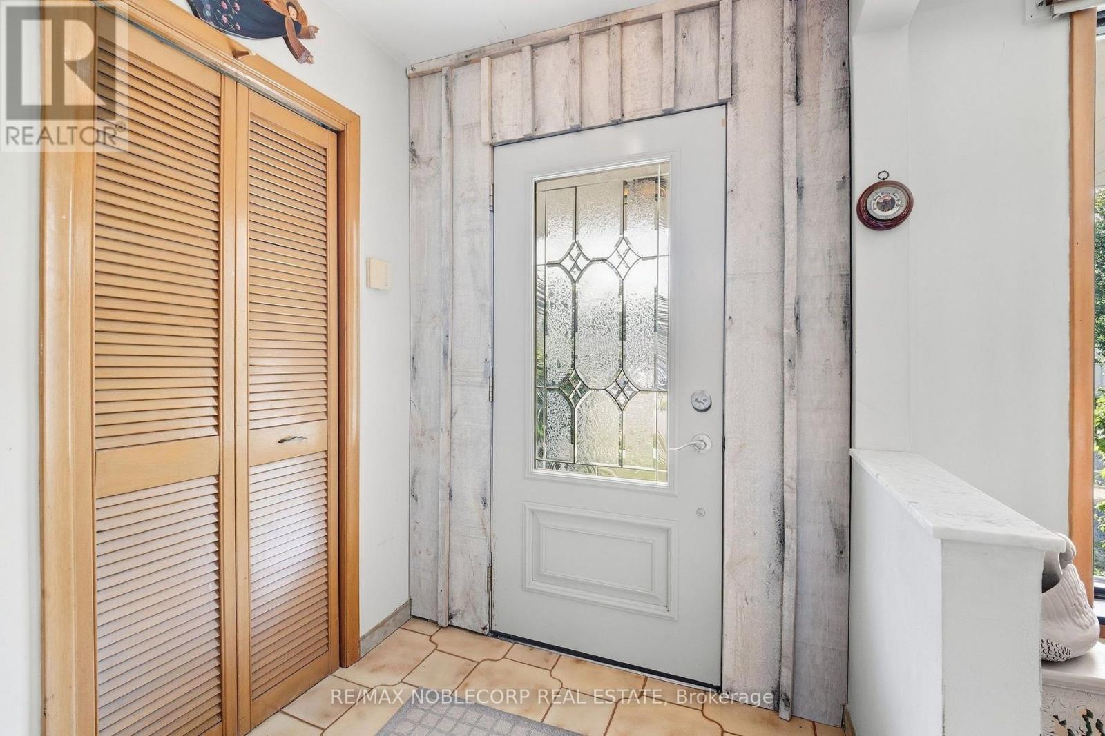 4 Warlingham Court, Toronto, ON