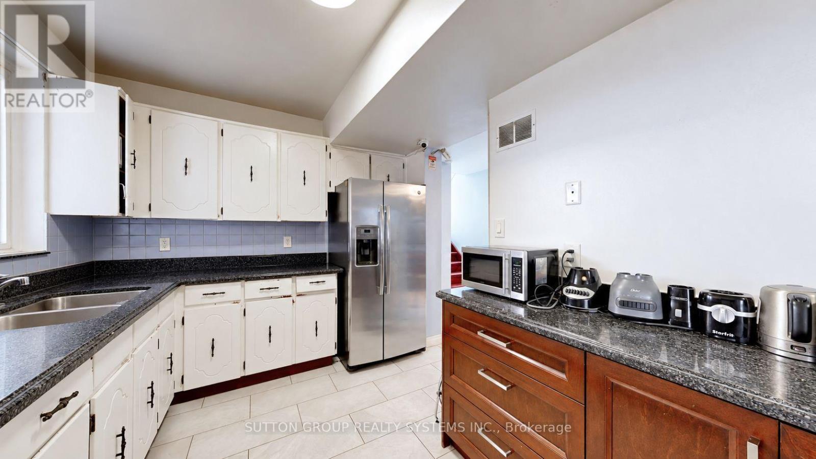 30 Coronado Court, Toronto, ON
