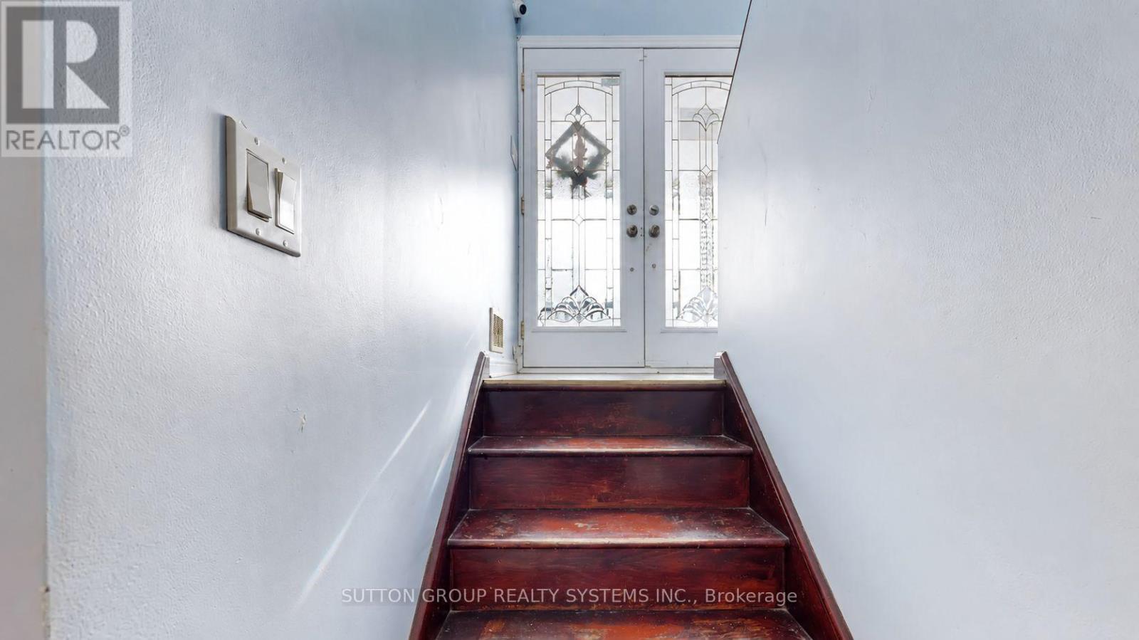 30 Coronado Court, Toronto, ON