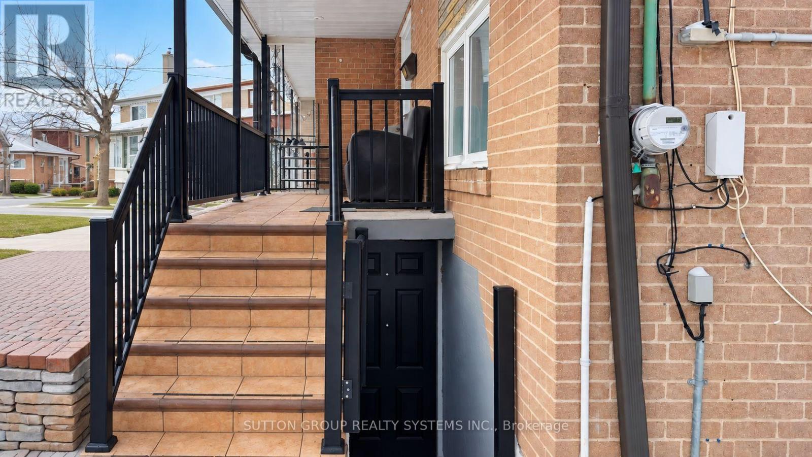 30 Coronado Court, Toronto, ON