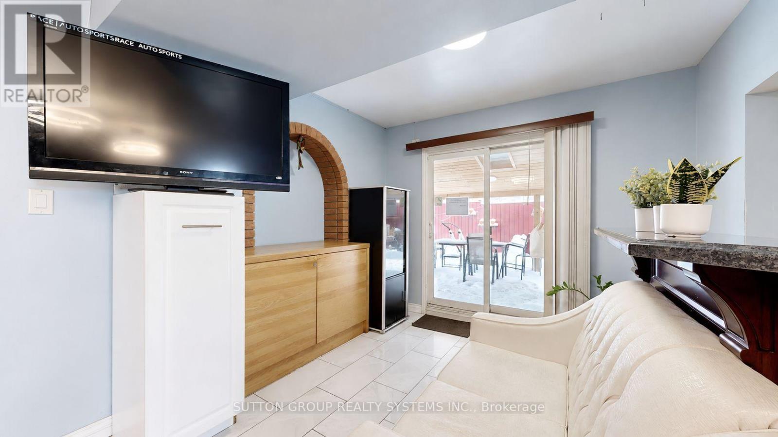 30 Coronado Court, Toronto, ON