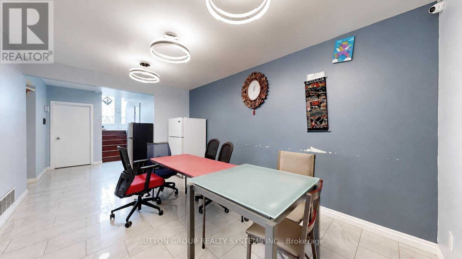 30 Coronado Court, Toronto, ON