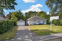 868 MOUNTAINVIEW AVENUE Ottawa, ON K2B 5G2