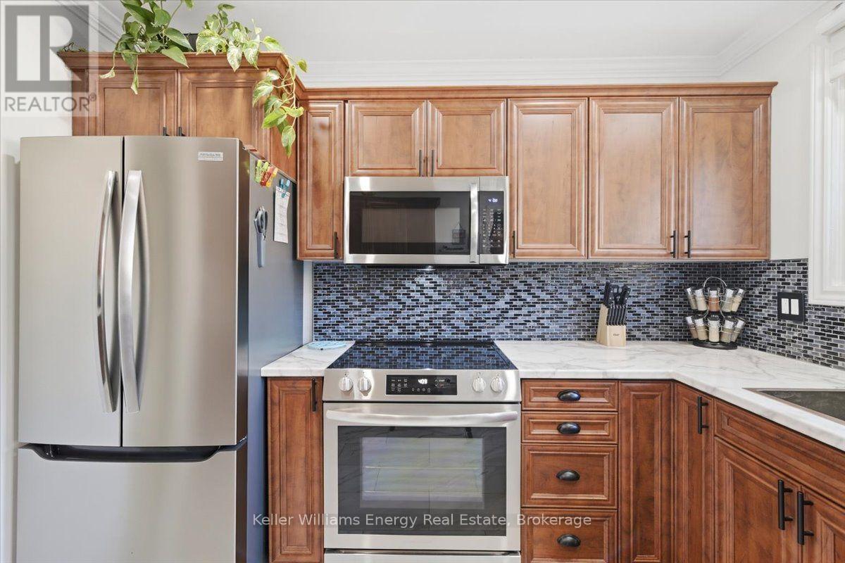Backsplash & Counter Top (2025) - 30 Dominion Drive, Kawartha Lakes (Lindsay), ON