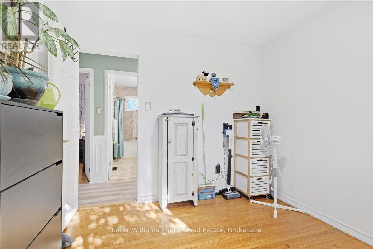 Bedroom 2 - 30 Dominion Drive, Kawartha Lakes (Lindsay), ON